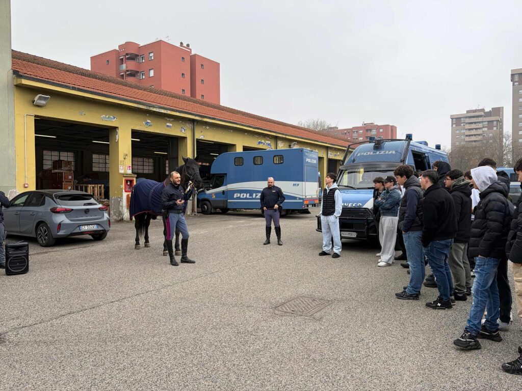 uscita-polizia-postale-cnosarese