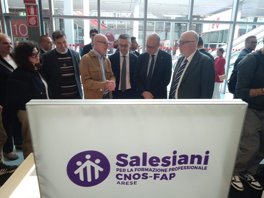 salone-del-mobile-cnosarese